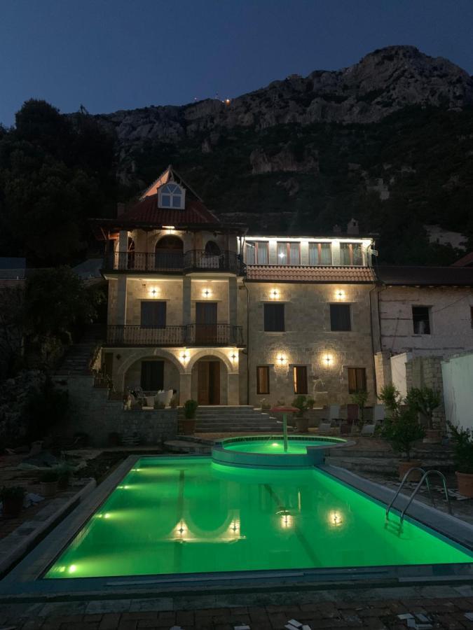 Villa Celaj “The Castle” Krujë Buitenkant foto