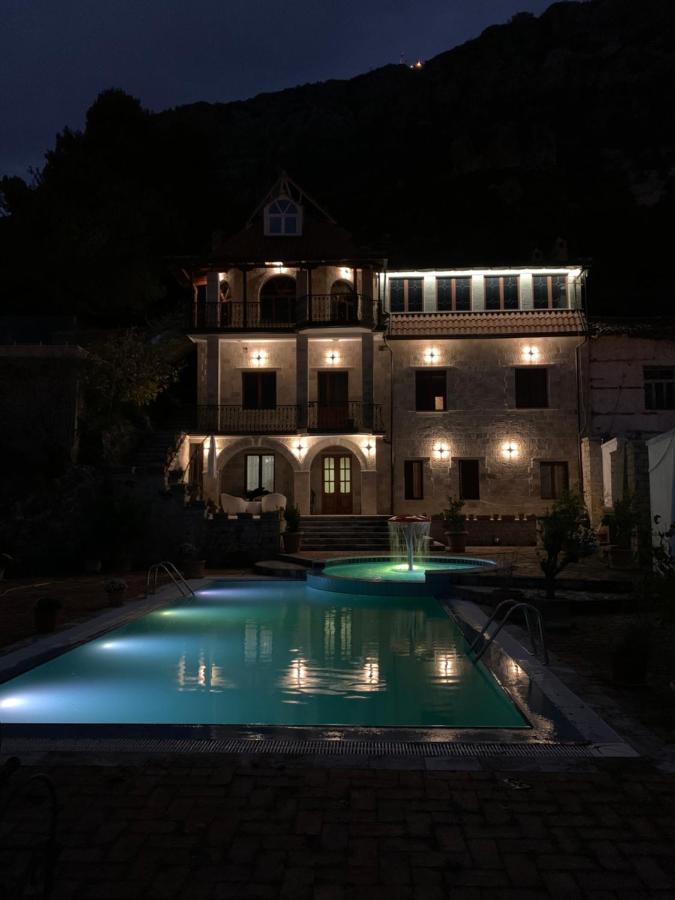 Villa Celaj “The Castle” Krujë Buitenkant foto