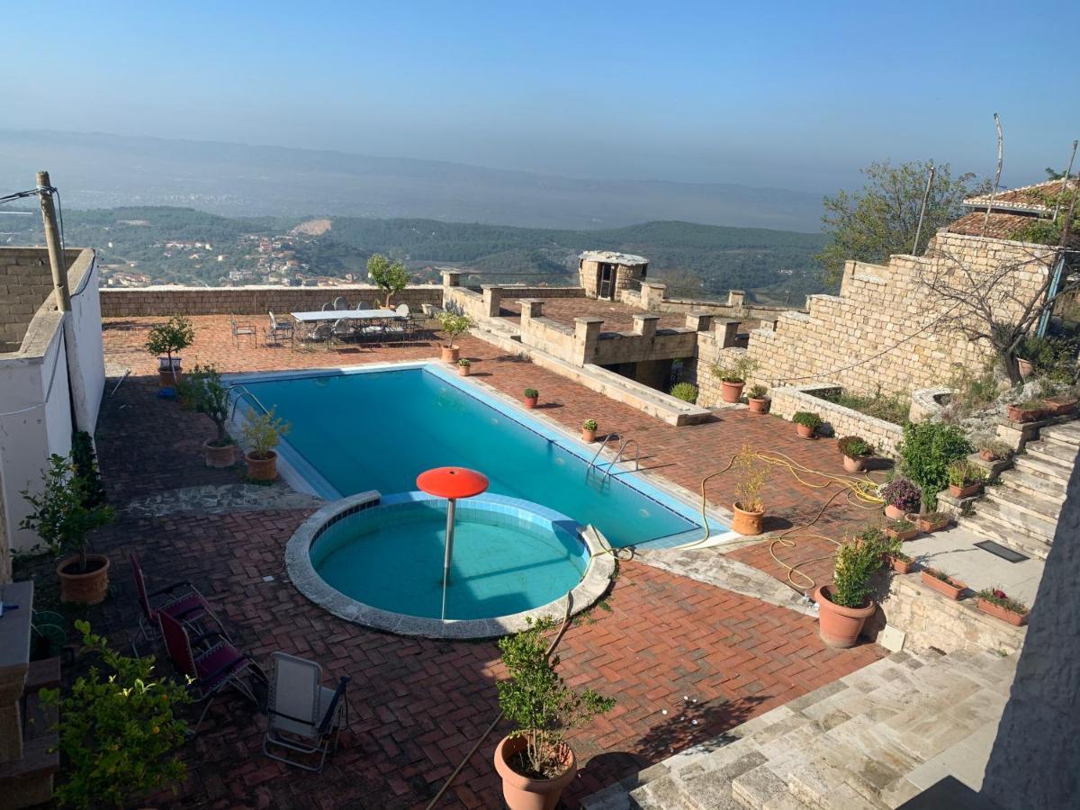 Villa Celaj “The Castle” Krujë Buitenkant foto
