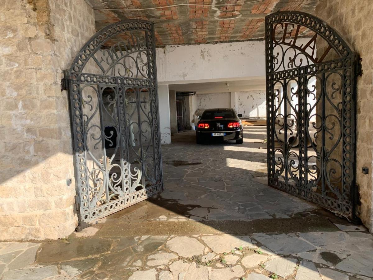 Villa Celaj “The Castle” Krujë Buitenkant foto